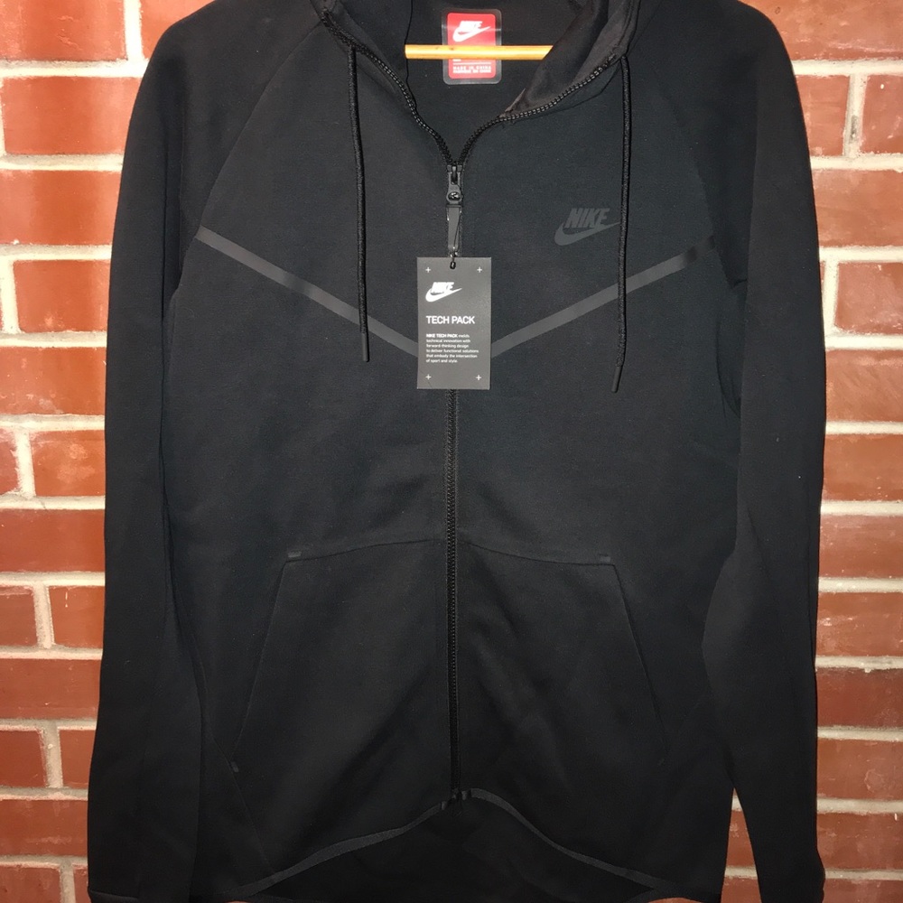 Nike Tech WindRunner